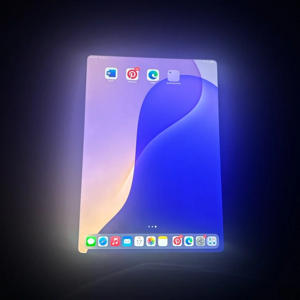 Apple Tablet - Black Frame